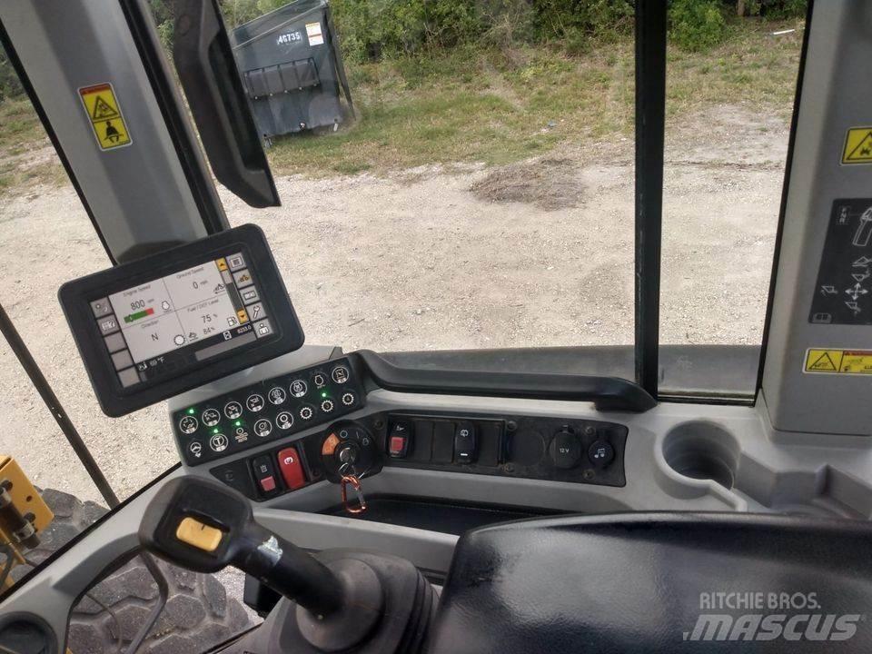 CAT 930M 轮式装载机