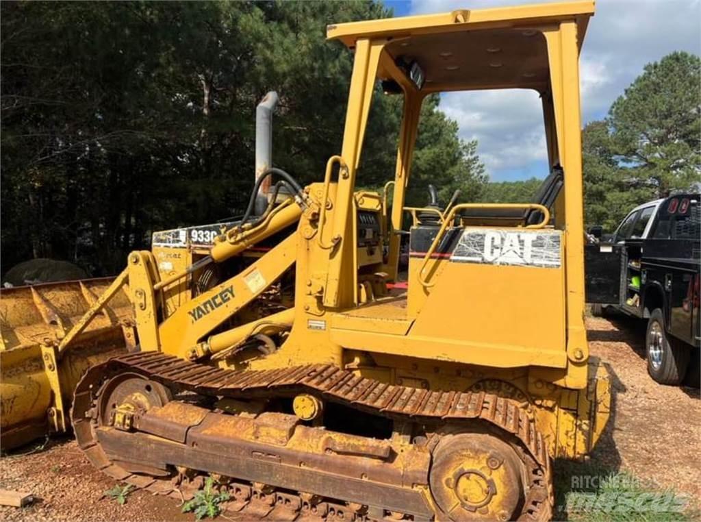 CAT 933C 履带式推土机
