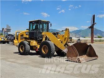 CAT 938M 轮式装载机