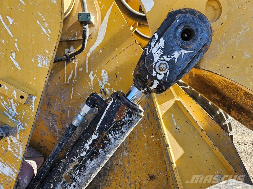 CAT 938M 轮式装载机