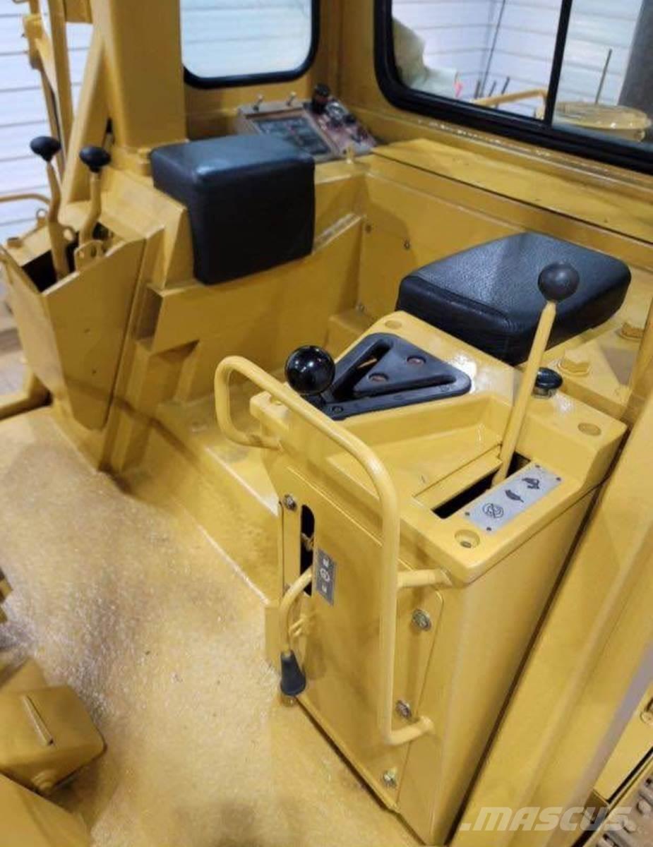CAT 943 履带式装载机