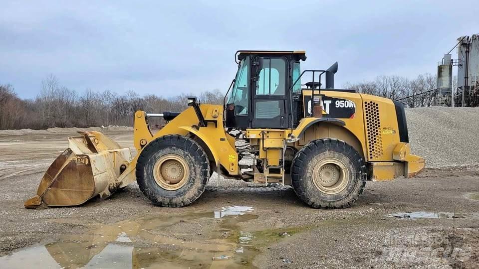 CAT 950M 轮式装载机