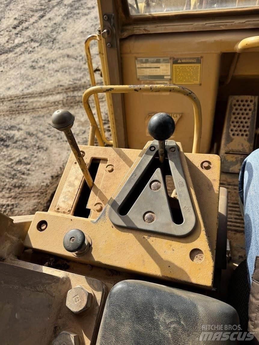 CAT 963 履带式装载机