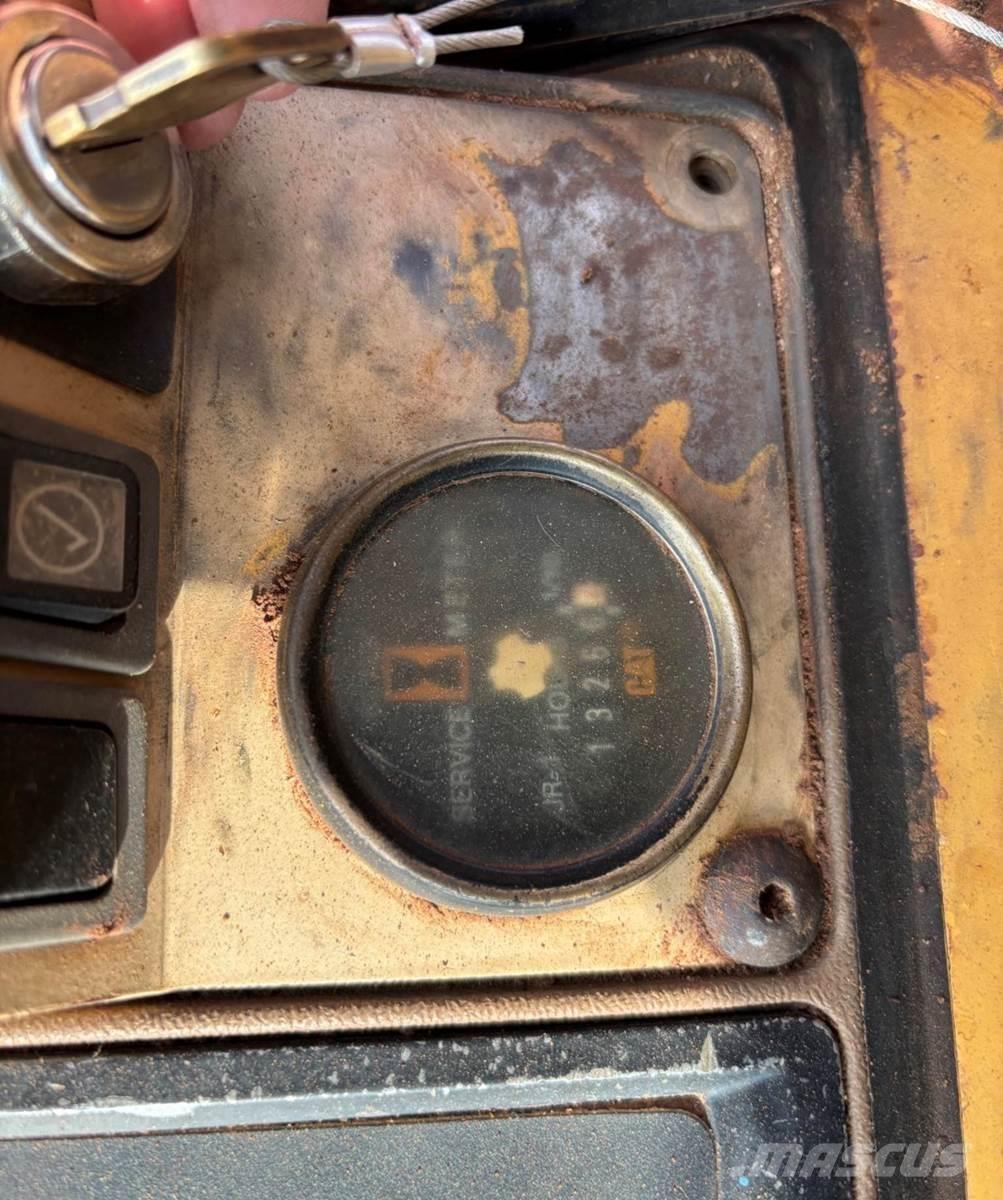 CAT 963B 履带式装载机