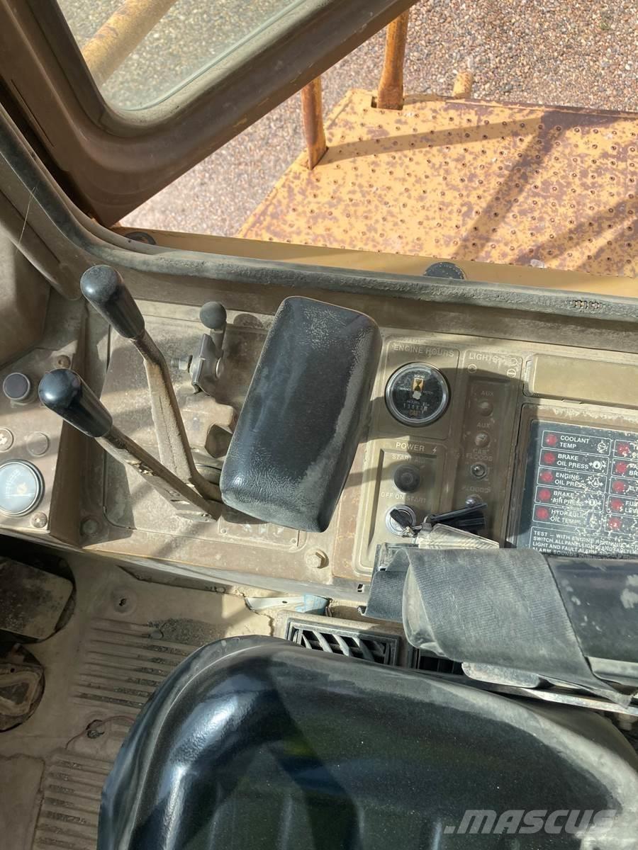 CAT 966D 轮式装载机