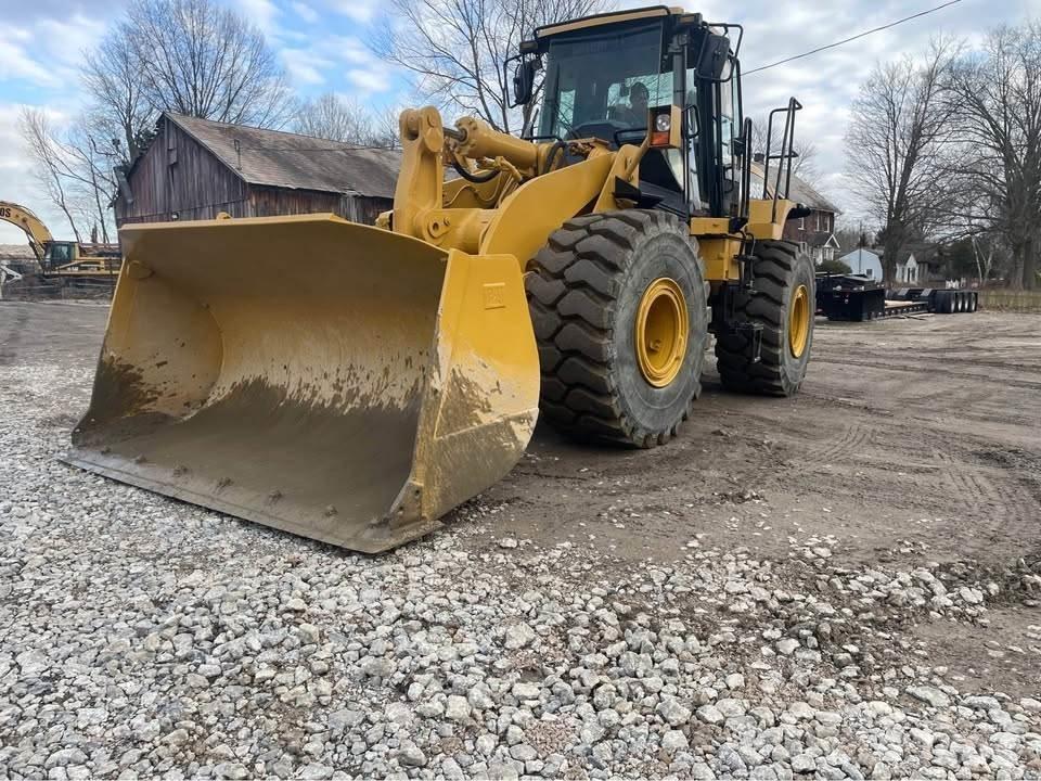 CAT 966H 轮式装载机