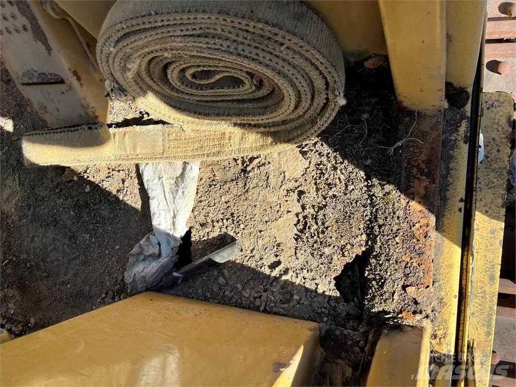 CAT 973 履带式装载机