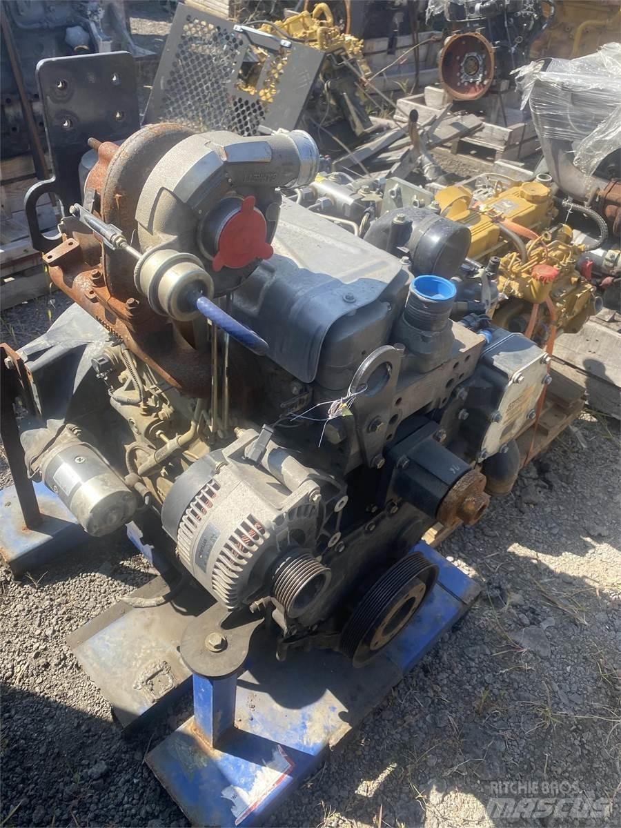 CAT C4.4 发动机