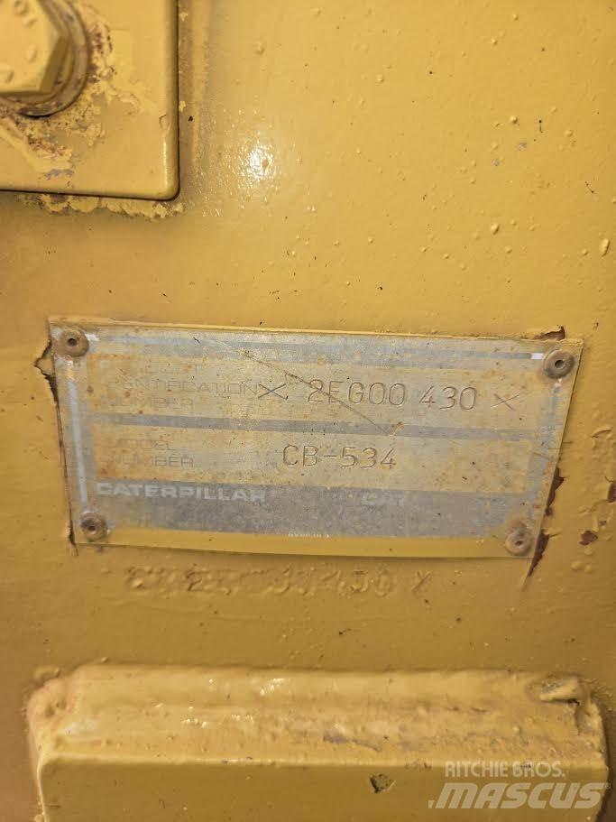 CAT CB-534 单轮压路机