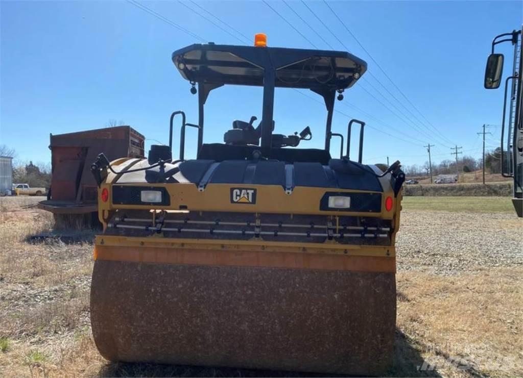 CAT CB15 单轮压路机