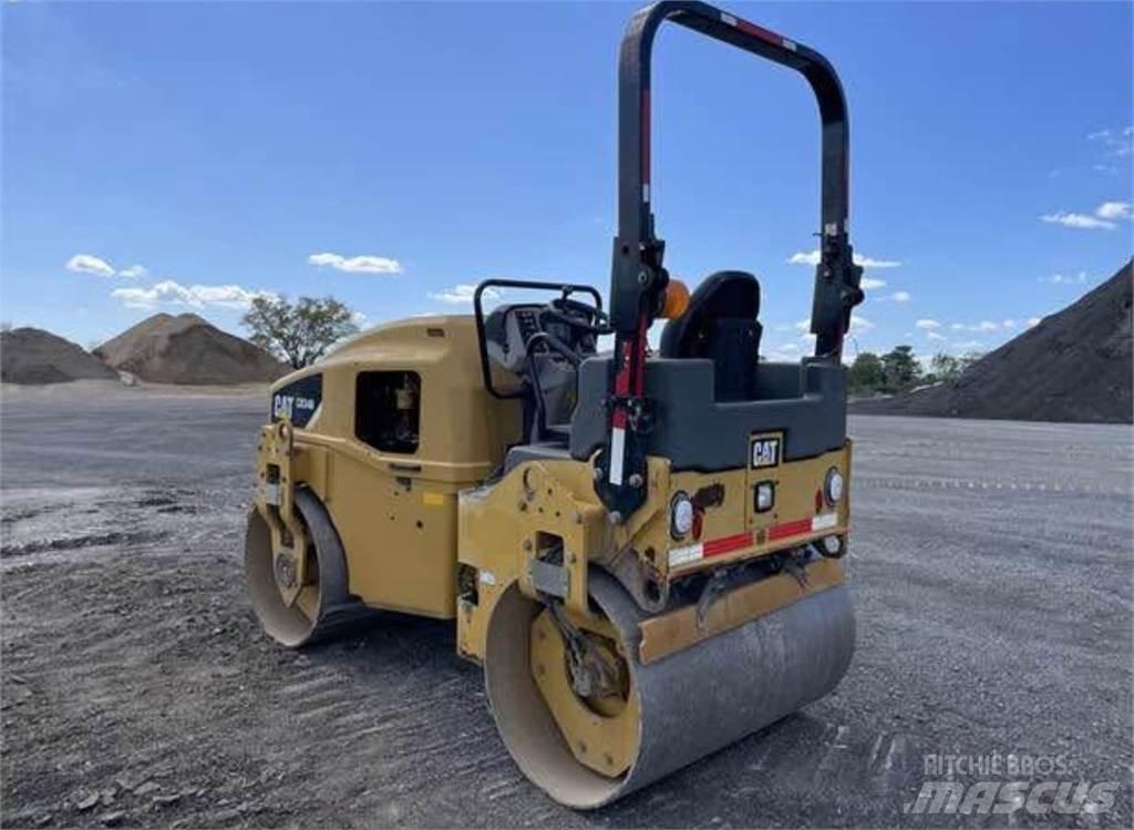 CAT CB34B 单轮压路机