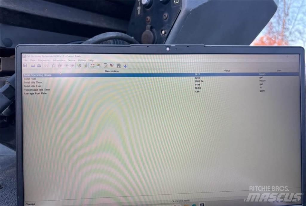 CAT CB64 单轮压路机