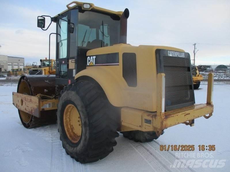 CAT CP563D 拖式振动压路机