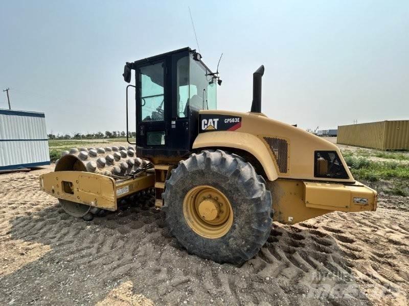 CAT CP563E 土壤压实机