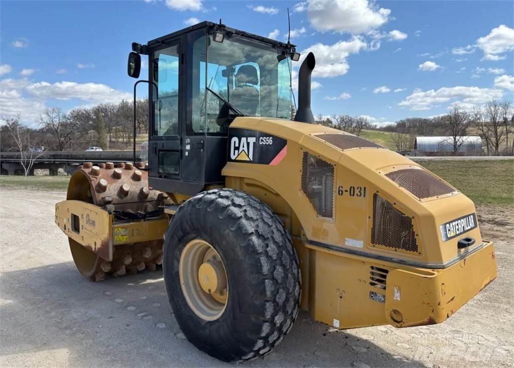 CAT CS56 土壤压实机