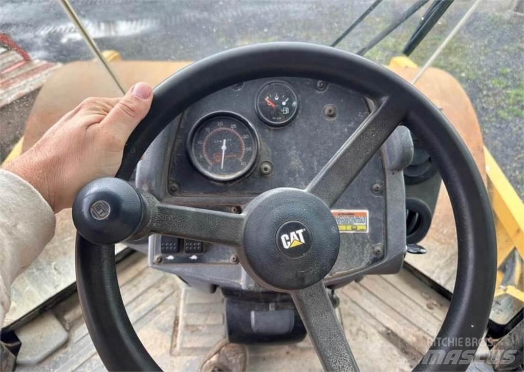 CAT CS74 单轮压路机