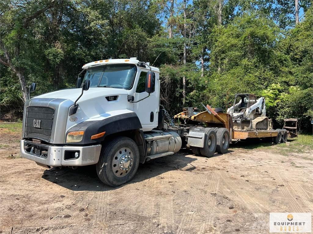 CAT CT660S 牵引车