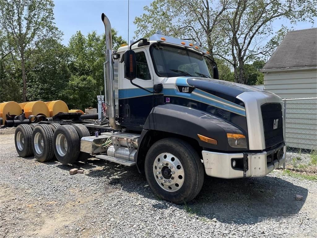 CAT CT660S 牵引车