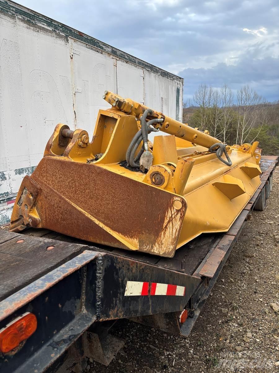 CAT D10R 履带式推土机