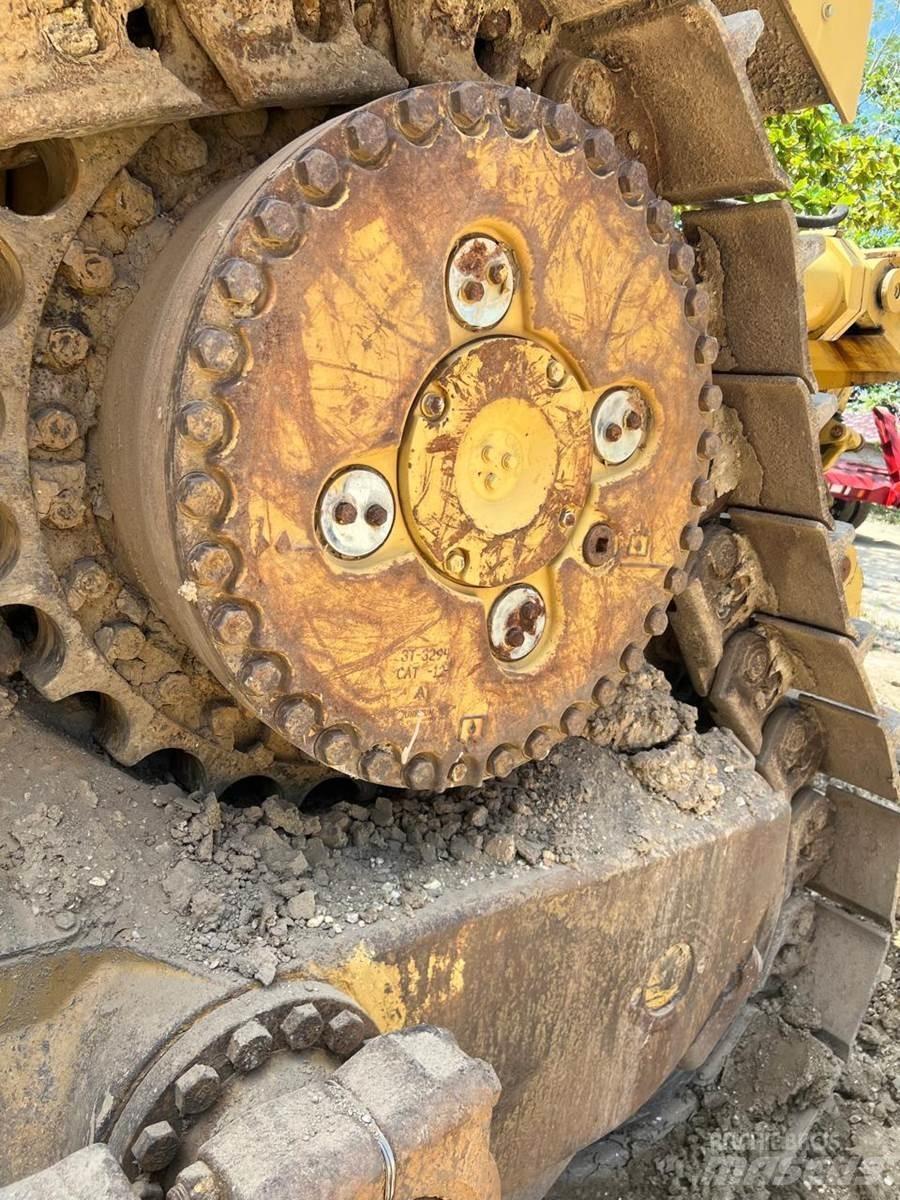 CAT D10T 履带式推土机