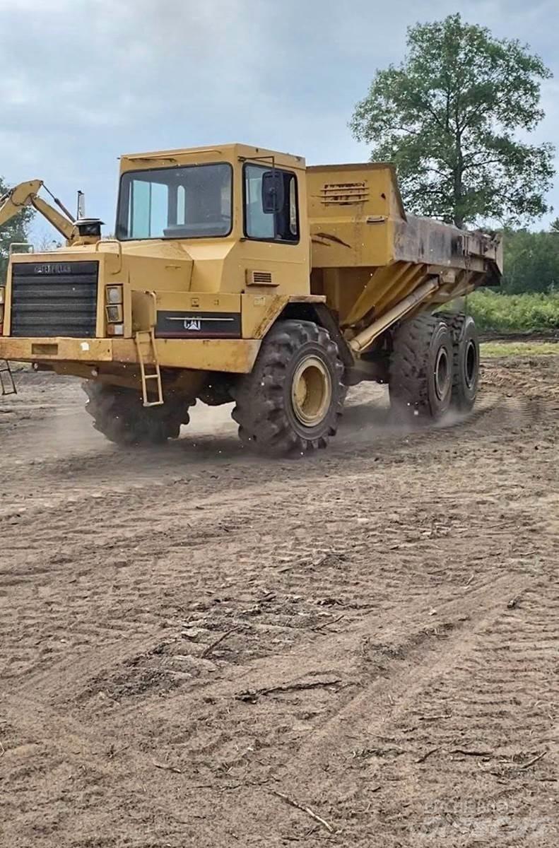 CAT D250B 铰接式自卸车