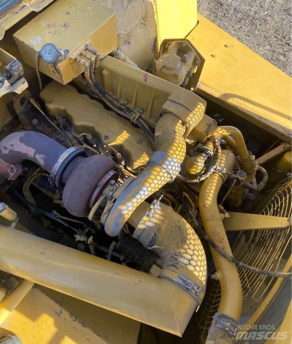 CAT D250B 铰接式自卸车