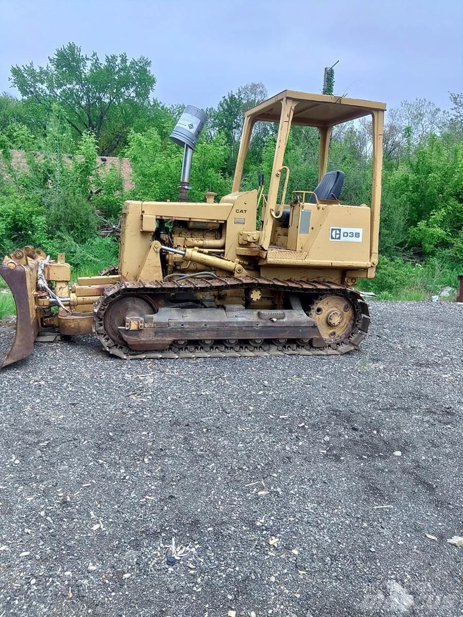CAT D3B 履带式推土机