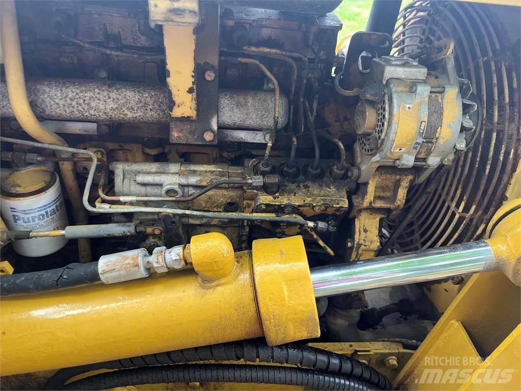 CAT D3B 履带式推土机