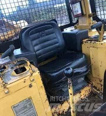 CAT D5H 履带式推土机