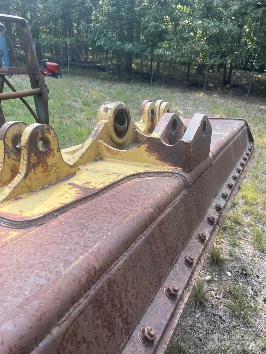 CAT D5K 推铲