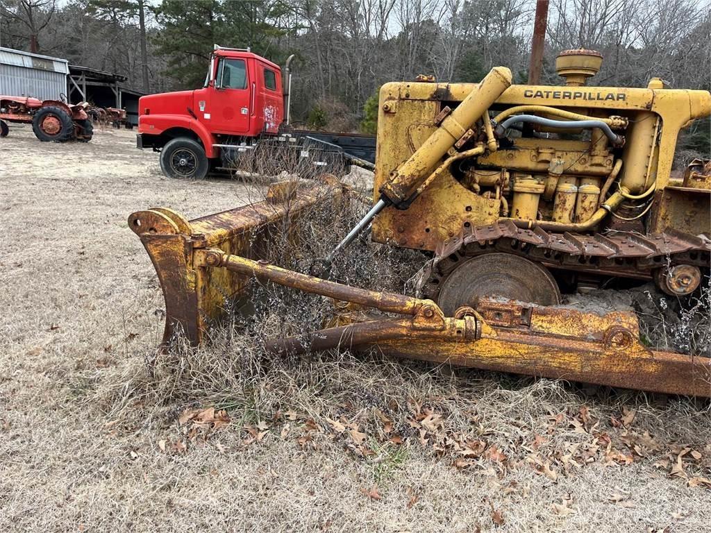 CAT D6 履带式推土机