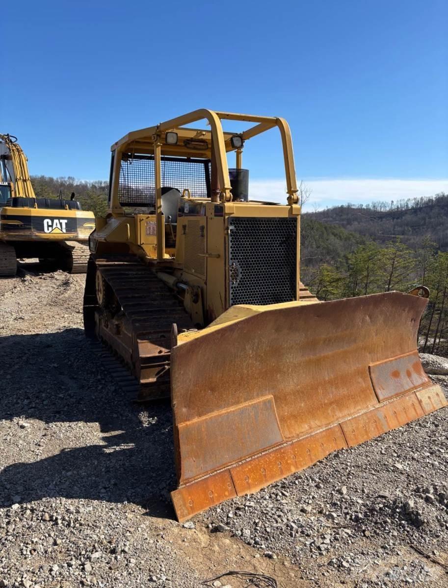 CAT D6M XL 履带式推土机
