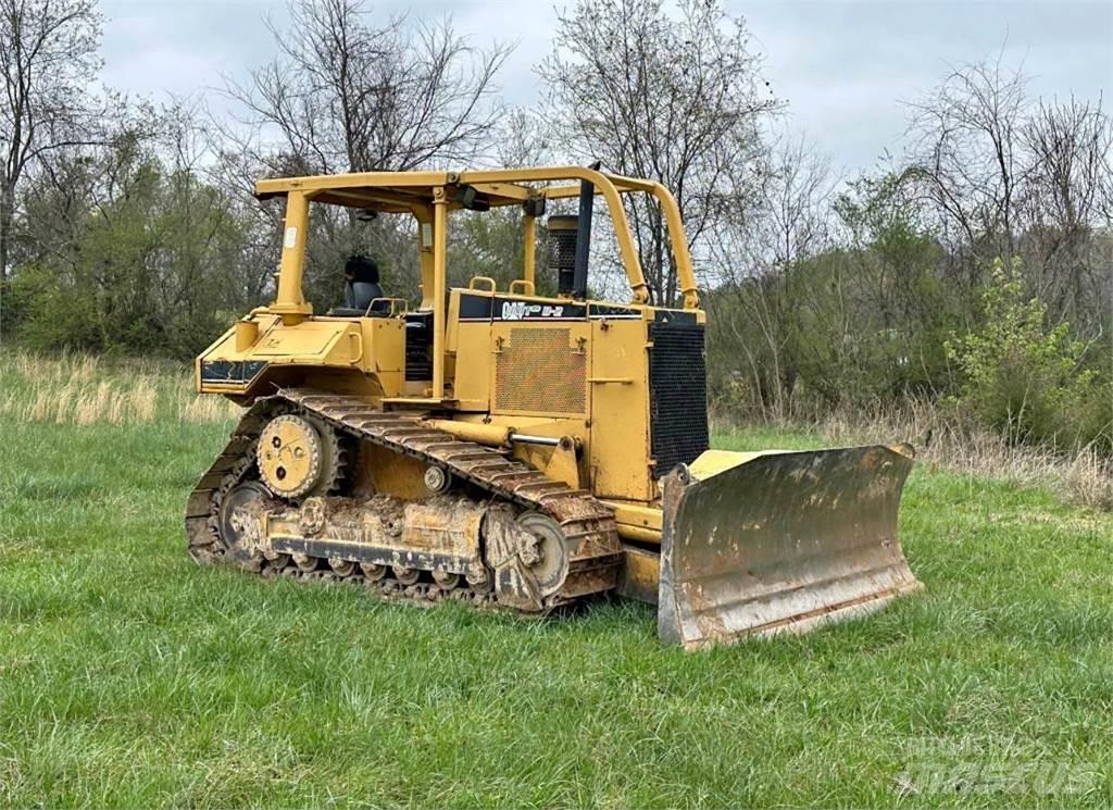 CAT D6M XL 履带式推土机