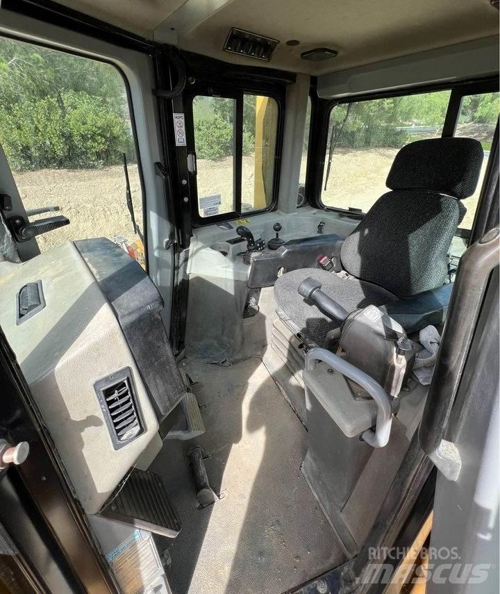 CAT D6T 履带式推土机