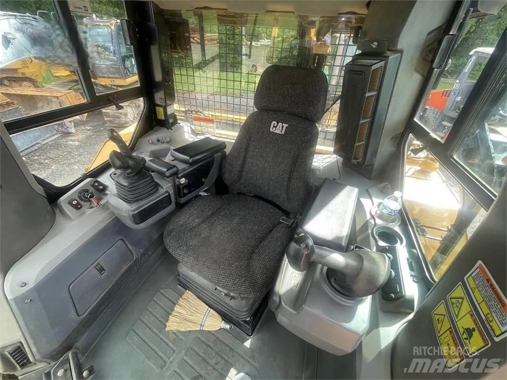 CAT D7E 履带式推土机