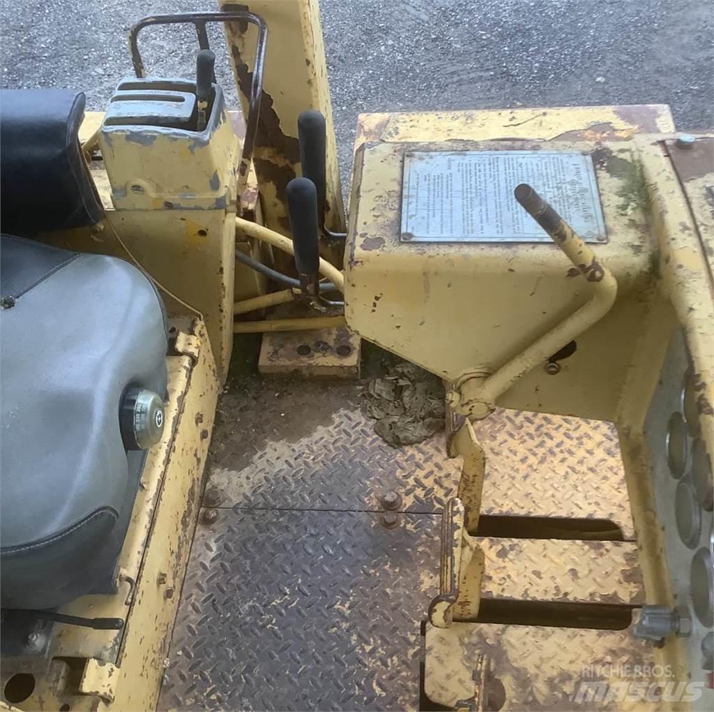 CAT D7F 履带式推土机