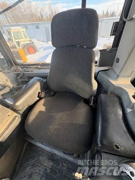 CAT D8T 履带式推土机