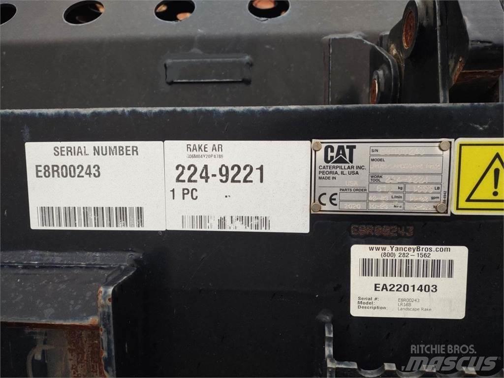 CAT LR18B 犁耙和摊草机