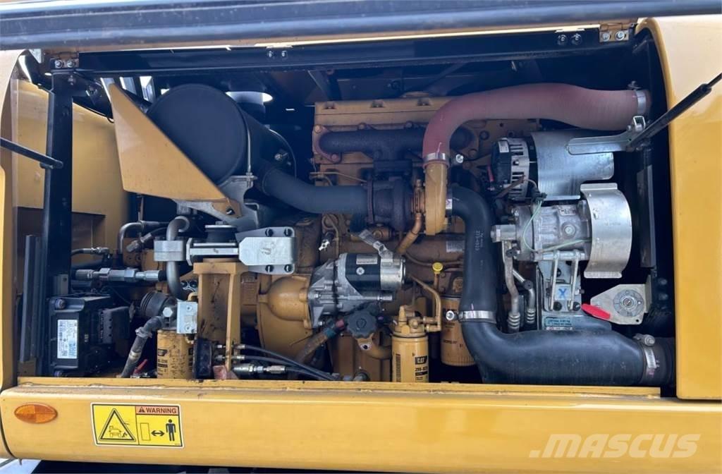CAT M313D 轮式挖掘机