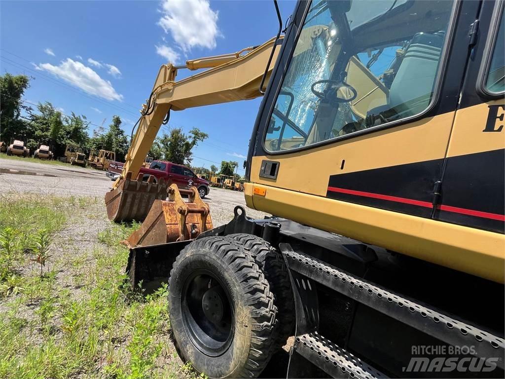 CAT M318 轮式挖掘机