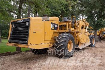 CAT RM300 土壤压实机