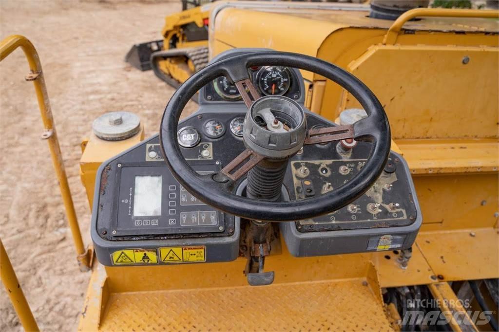 CAT RM300 土壤压实机