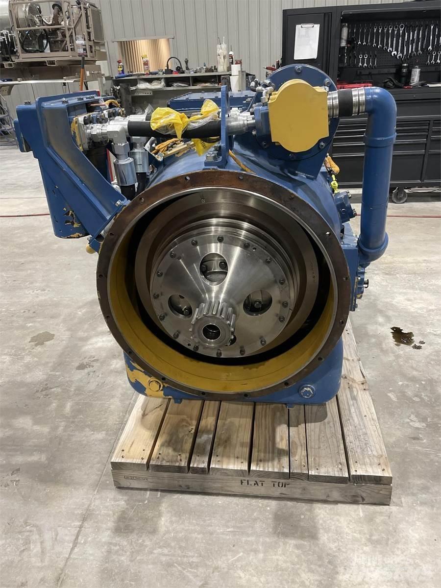 CAT TH55 变速器