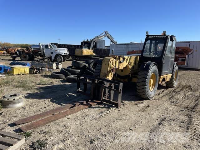 CAT TH83 伸缩臂叉装车|叉装车