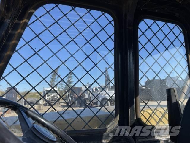 CAT TH83 伸缩臂叉装车|叉装车