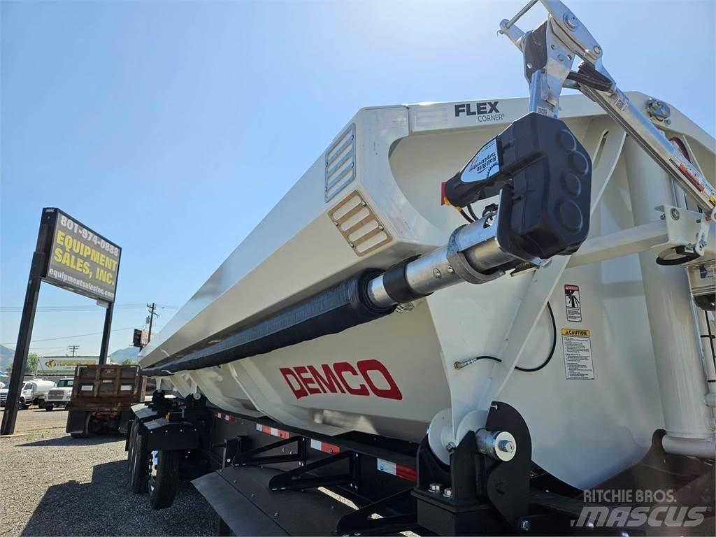 Demco  自卸拖车