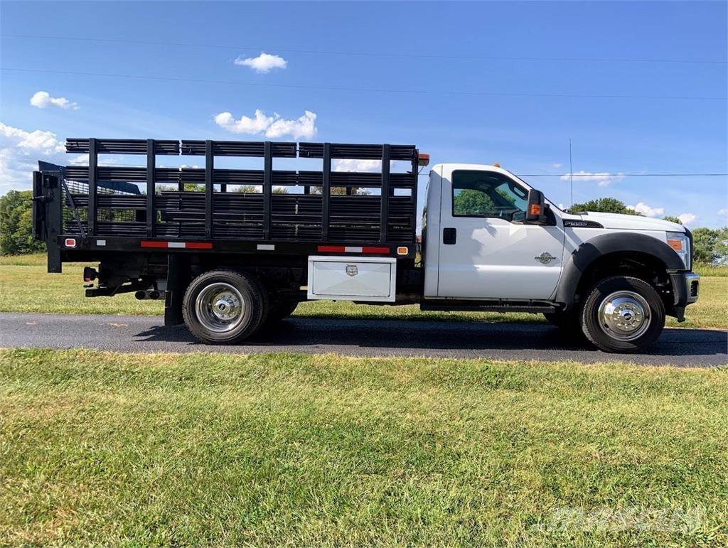 Ford 550 动物运输货车