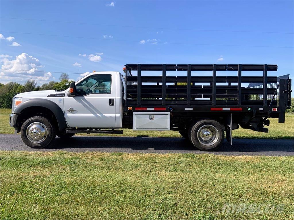 Ford 550 动物运输货车
