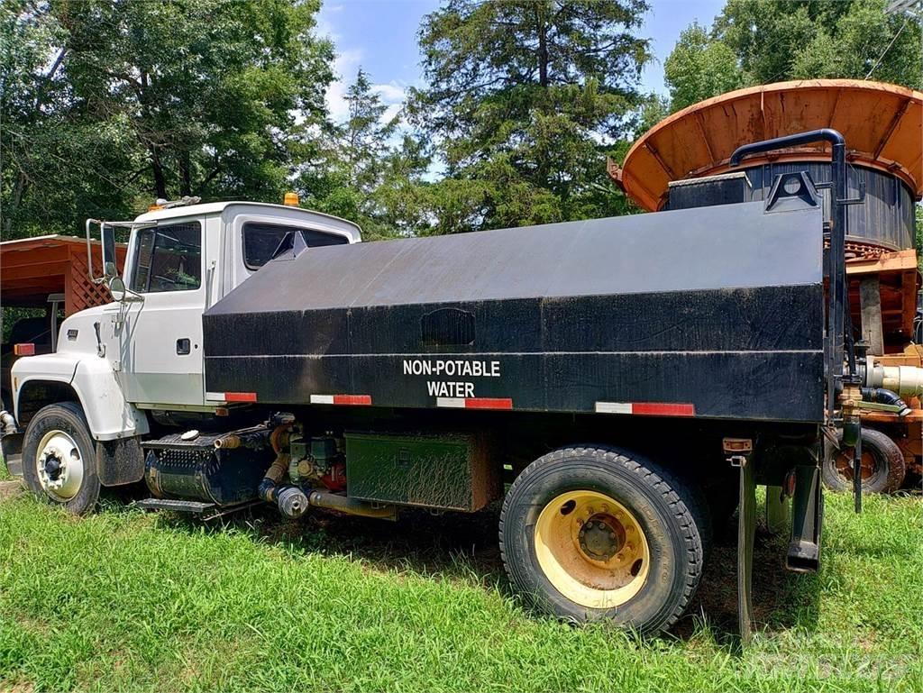 Ford 8000 油罐车