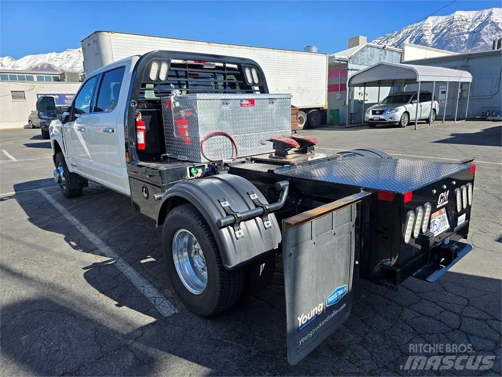Ford F-350 皮卡车